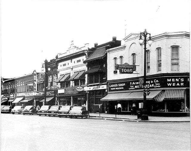 Rialto Theatre - Old Photo (newer photo)